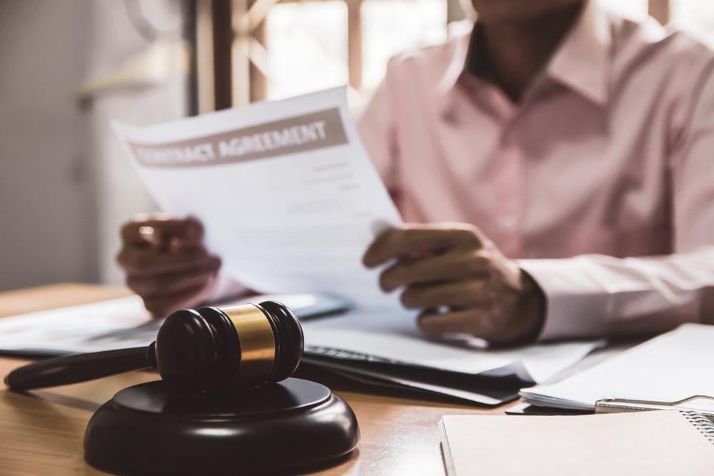 Difference Between a Defense Attorney vs An Injury Lawyer